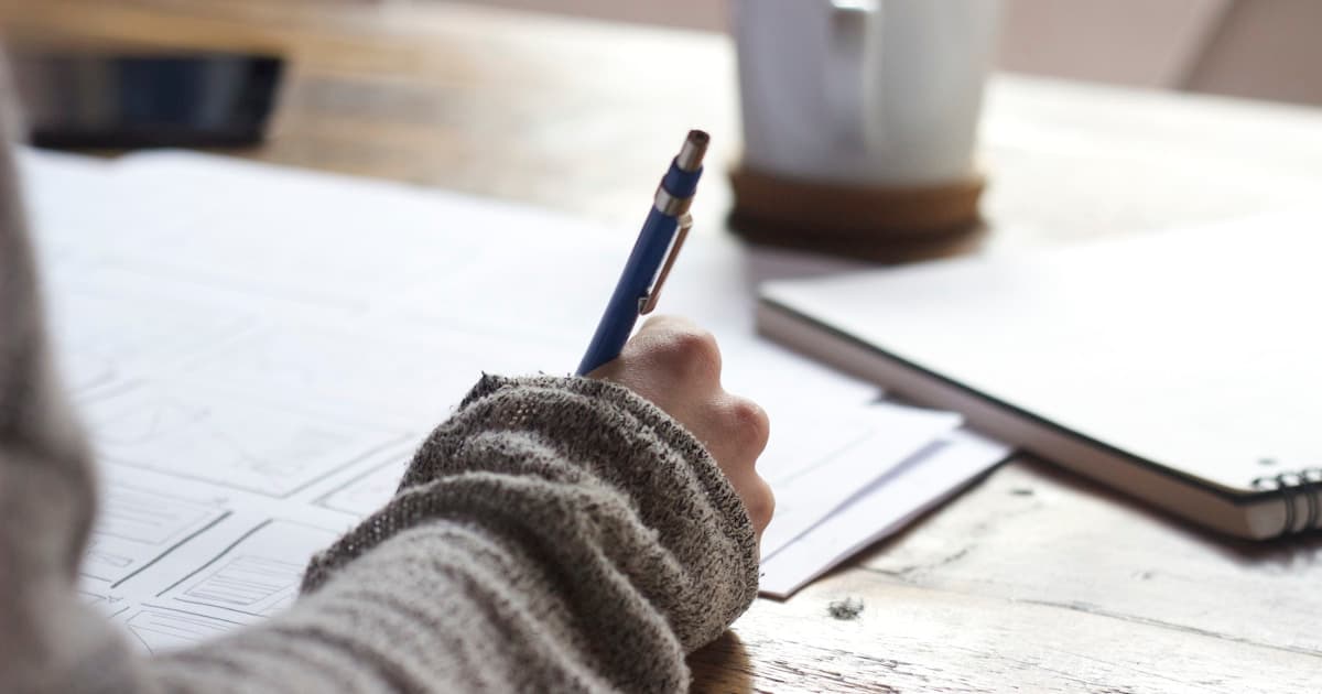 Common TOEFL Reading mistakes illustrated with examples and fixes